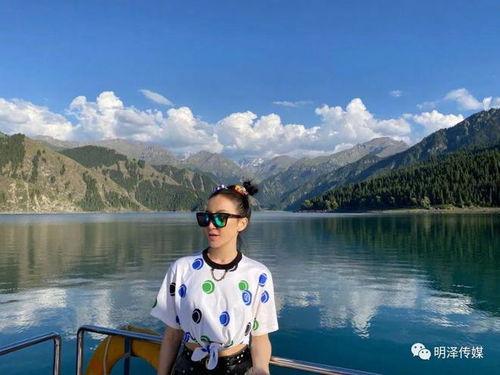 杨灿照片